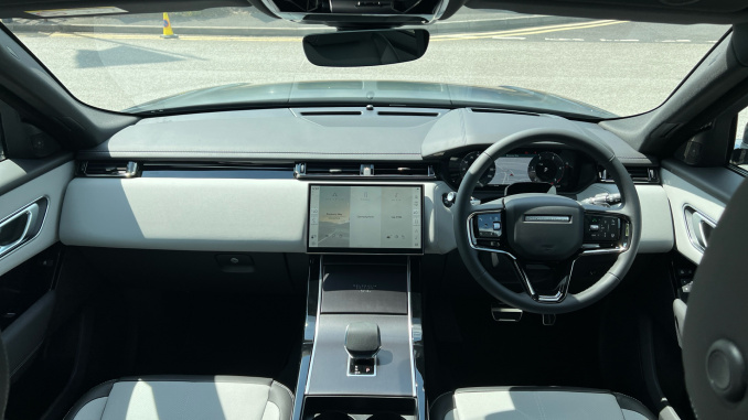 Land Rover Range Rover Velar 3.0 D300 MHEV Belgravia Edition 5dr Auto Diesel Estate - Image 9